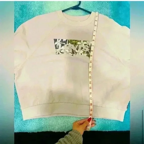 🔥Levi's Women's Purple Sweatshirt🔥 - Picture 4 of 5